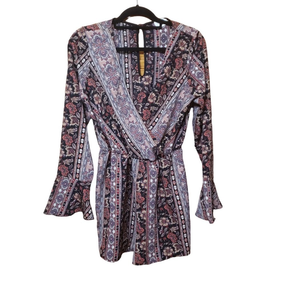 Everly Long Sleeves Romper Large NWOT